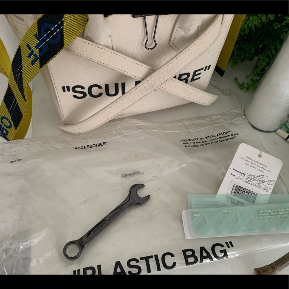 Off-White Handbag - Picture 8 of 9